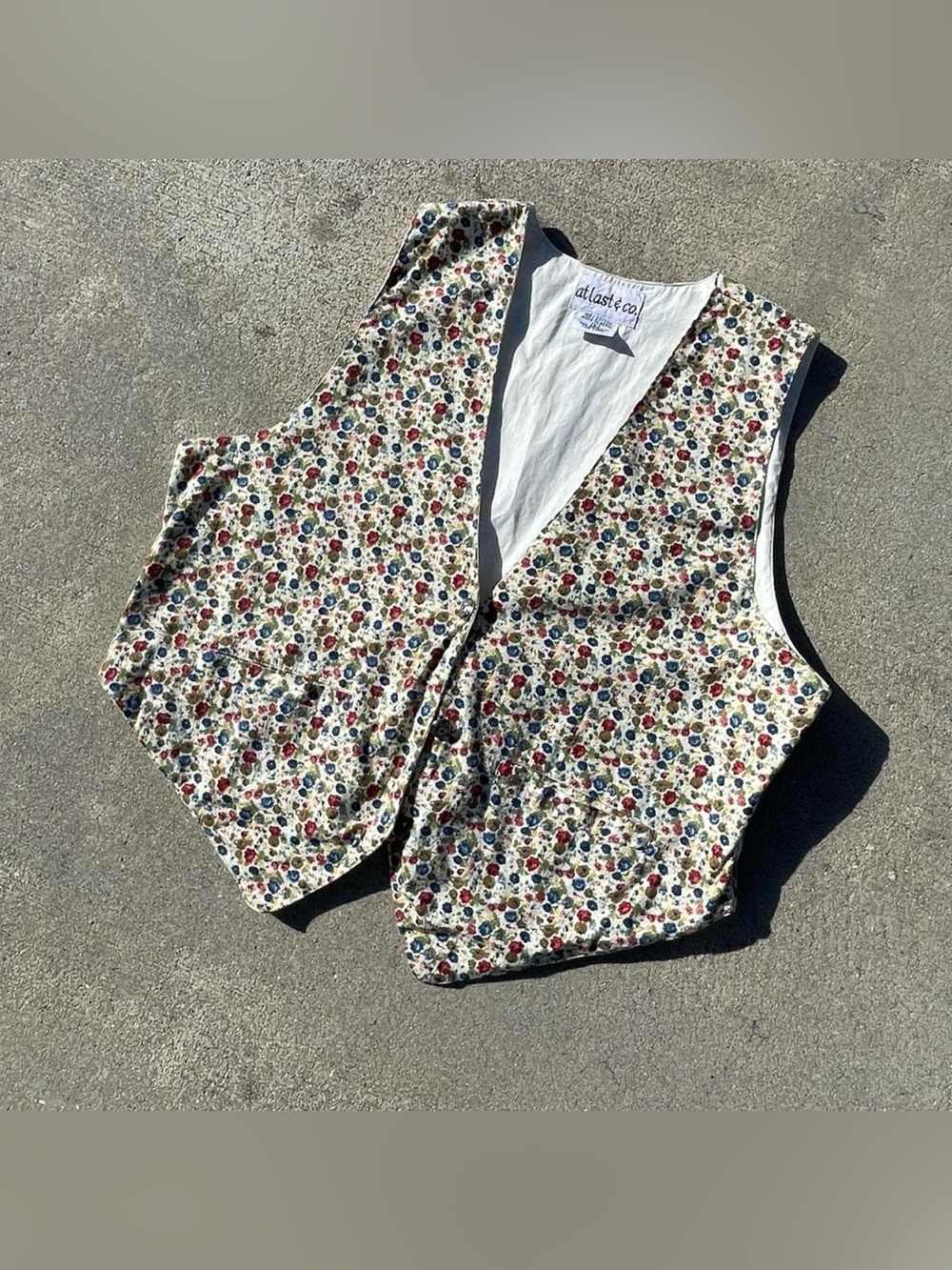 Floral Button Front Vest - Multicolor - Picture 2 of 5